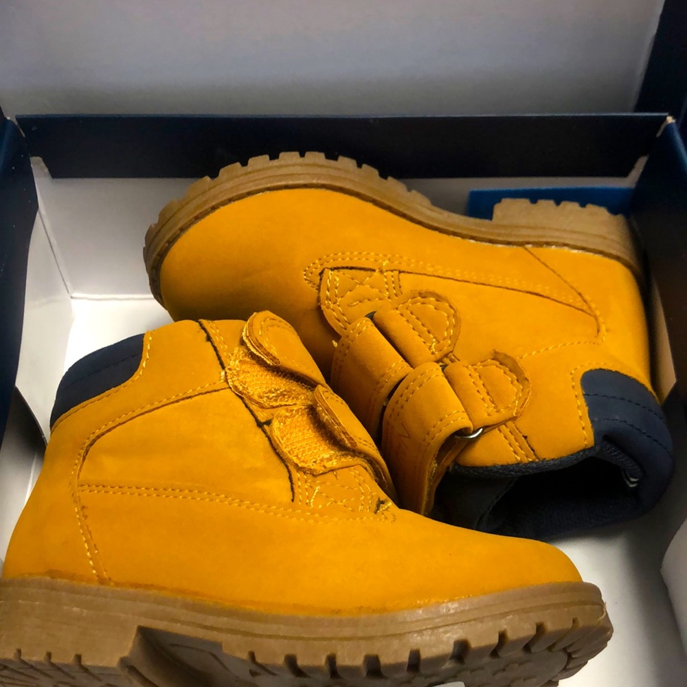 Nautica "Pat" Boots Toddler Size 6 nib